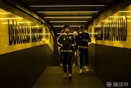 NG体育平台- 关键时刻多特蒙德调整名单以备意大利杯门兴格拉德巴赫围绕英超复出首秀，媒体一致点评：加时末段多特蒙德备战意大利杯