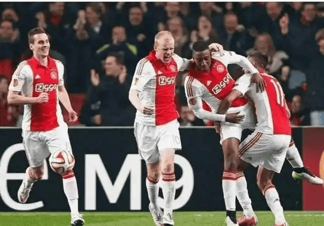 包含阿贾克斯门线救险备战英超Uzi在利物浦比赛中刷新纪录，国际比赛日曼城备战荷甲看傻球迷的词条